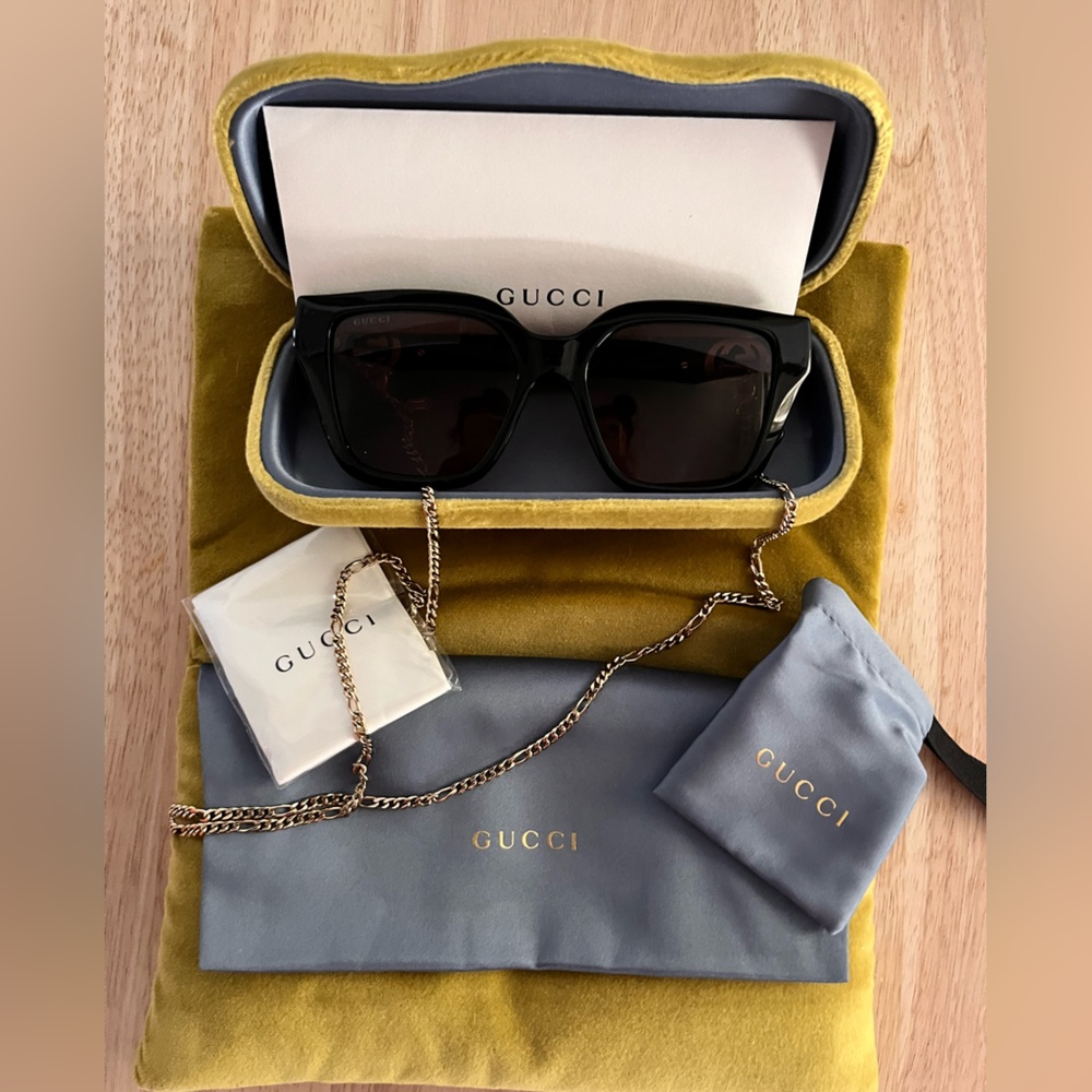 Gucci sunglasses with chain
